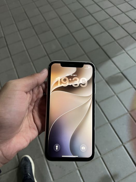 Продам iPhone 11 128 gb white