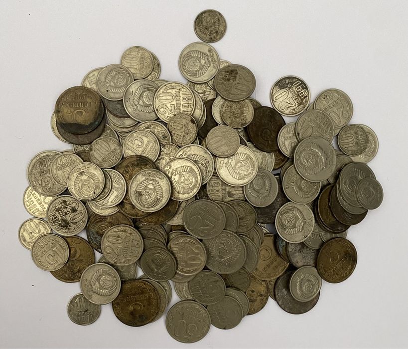 Продам монеты 300 тенге