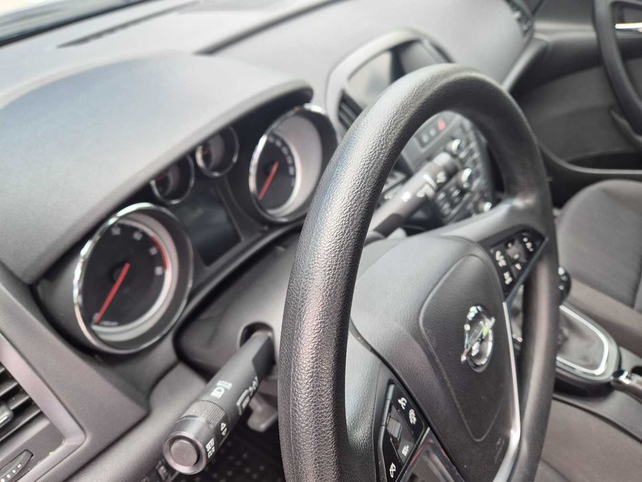 Astra J 1.6 ГАЗ нова от България