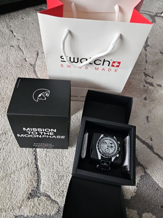 Omega × Swatch Mission to the Moon