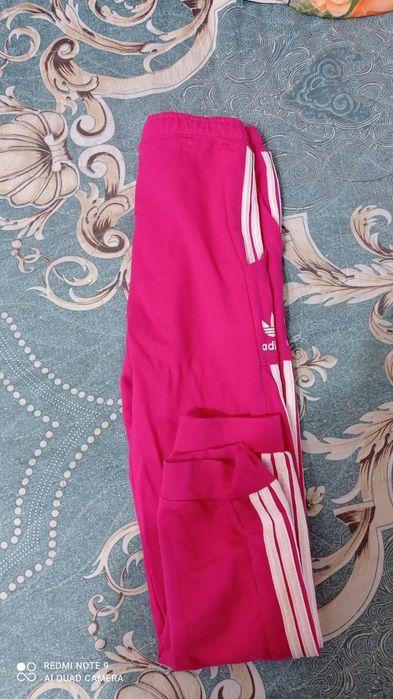 Вещи на девочку 6-8 лет в хорошем состоянии.Цена за одну.