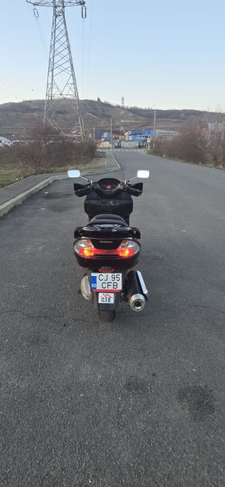 Vând Suzuki Burgman 400