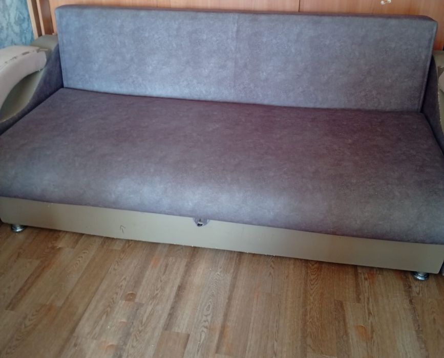 Продается  Диван