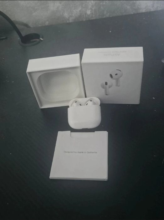 Vând AirPods 4 Anc