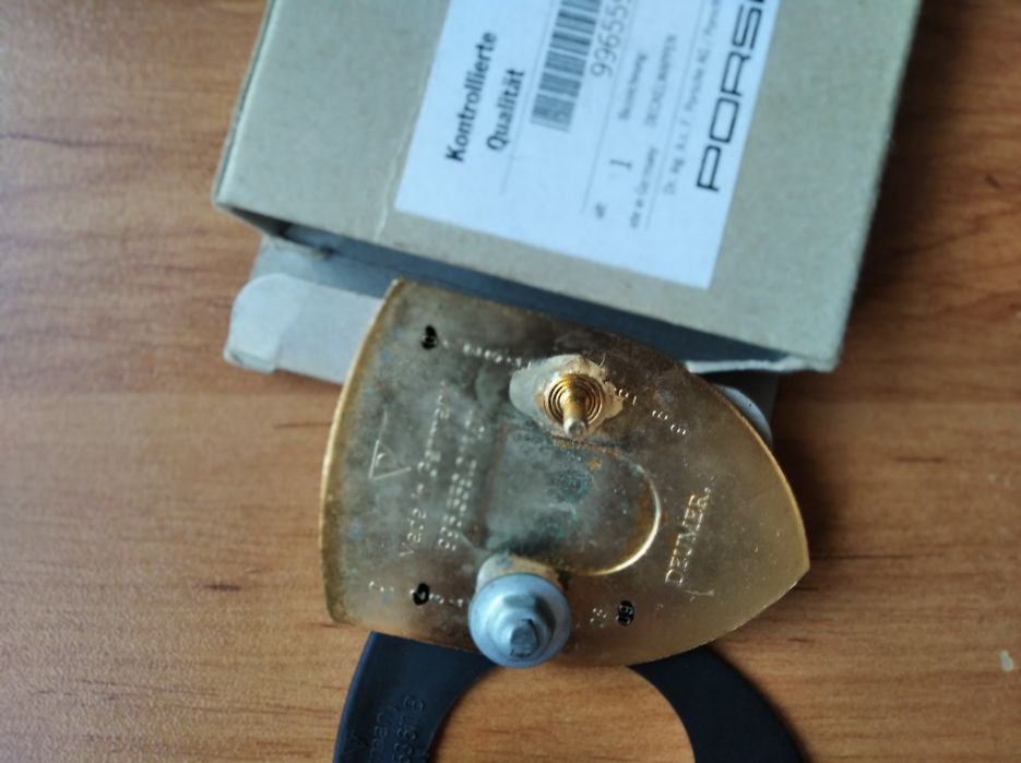 Оригинална емблема за Порше