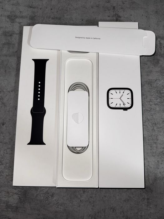Apple Watch Series 7, 45mm, midnight black