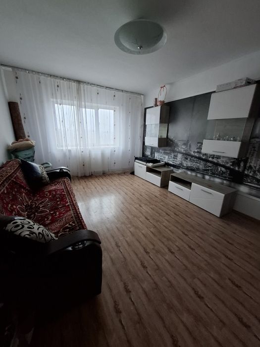 Apartament cu 3 cam D Nicolina fostul rond vechi
