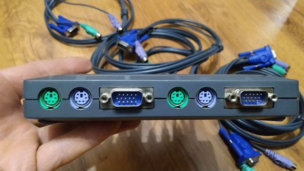 Switch 4 porturi