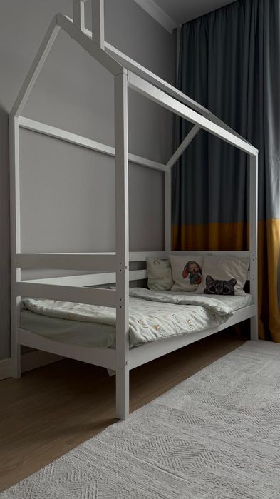 Детская кроватка с матрасом