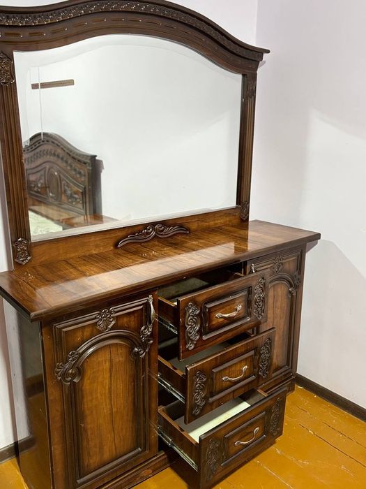 Срочно спальный гарнитур сатылады