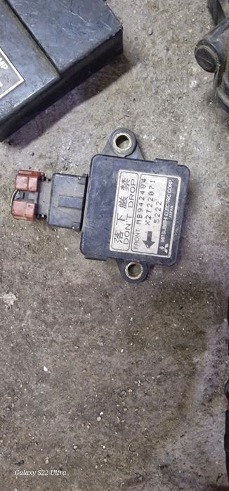 Запчасти на Mitsubishi Diamante