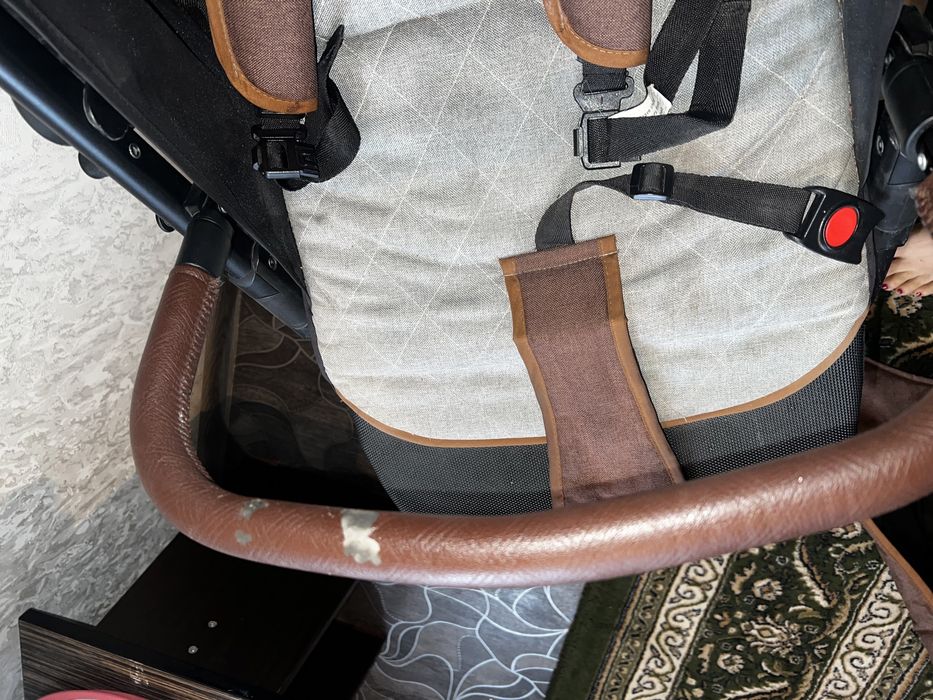 Коляска прогулочная