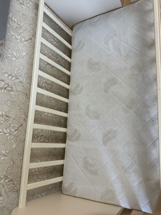 Детский манеж с матрасом