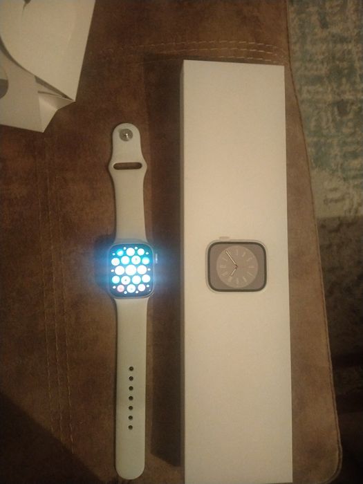 Apple watch 8 series (41mm) platinum