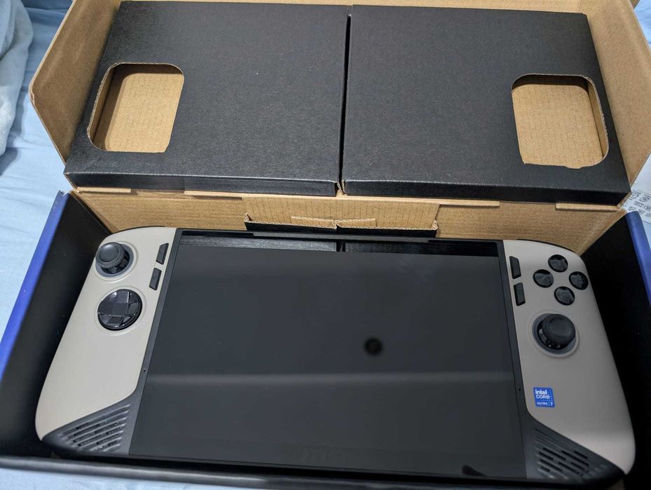 Consola MSI Claw 8 AI+ A2VM Intel Ultra 7 258V 2.2GHz, 32GB DDR5, 1TB