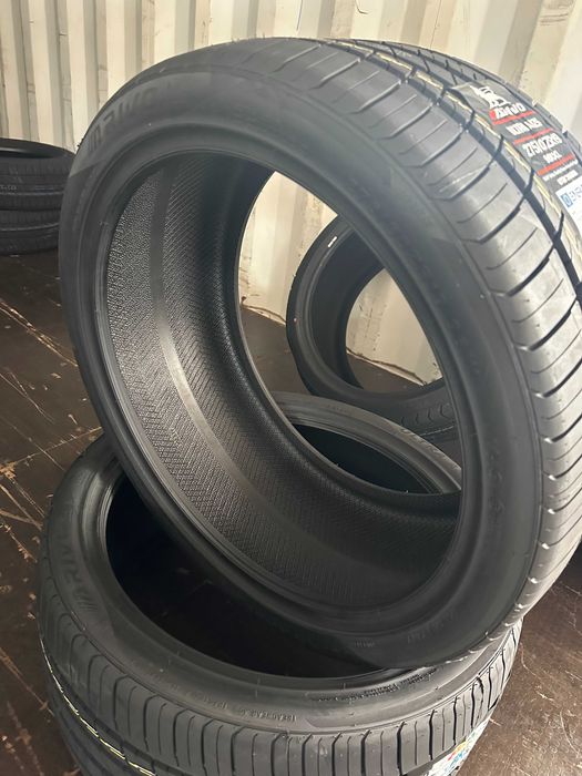 Летен спорт пакет ARIVO 245/35R19 93W XL 275/30R19 96W XL