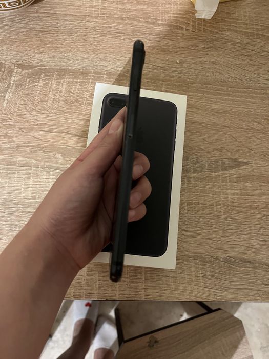 IPHONE 7+ в отличном состоянии