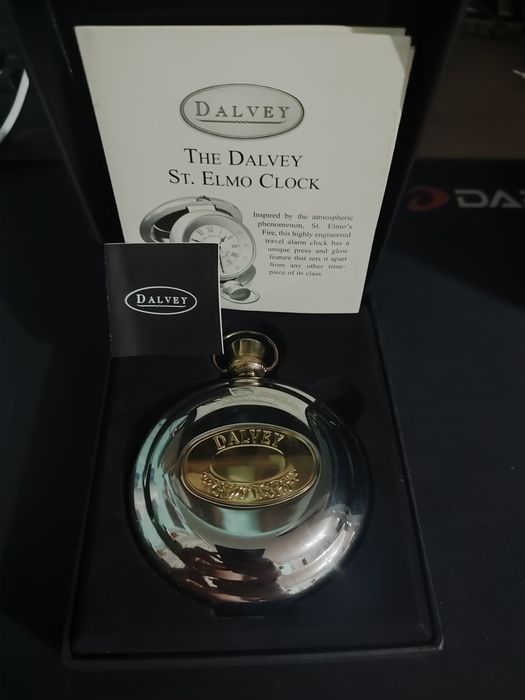 Продам часы фирмы Davley