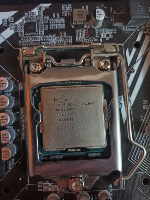 Продам комплект материнка+процессор