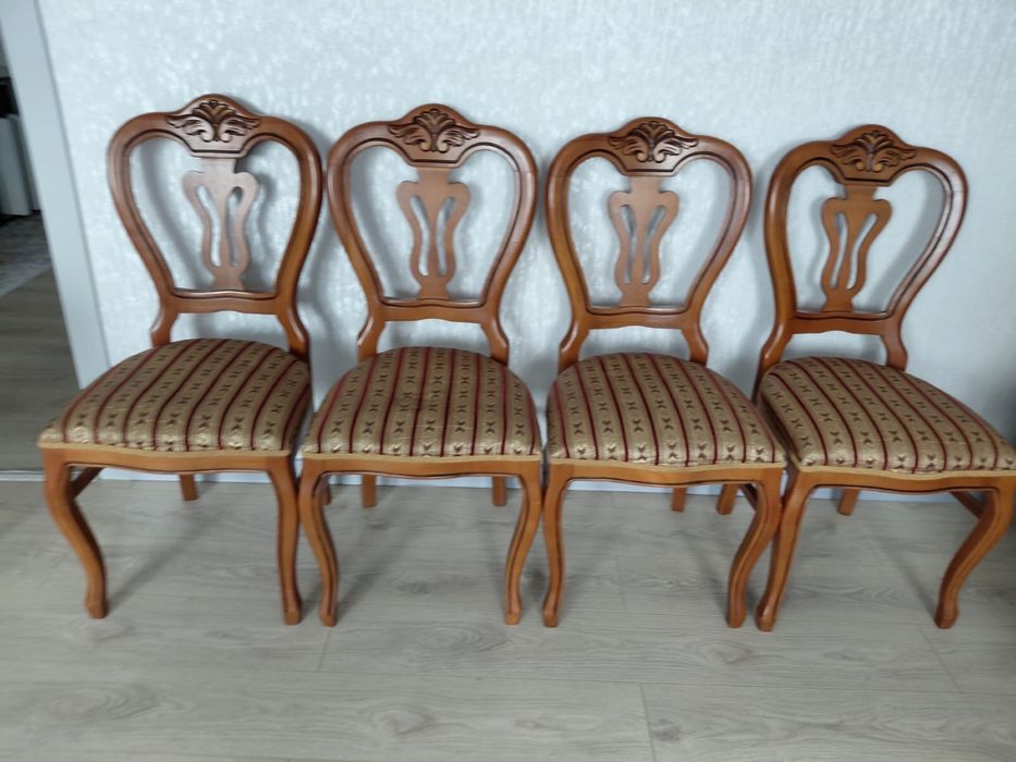 Стулья 8 штукккк