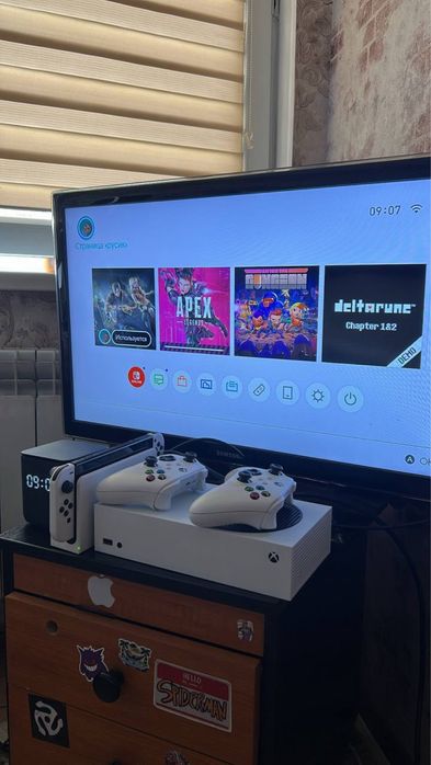 Xbox series s с 2 джойстиками