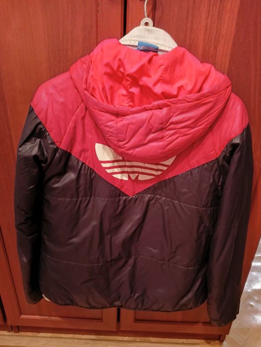 Продам женские куртки