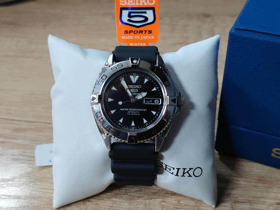 Часы Seiko 5 Sports SNZB33J2 Оригинал 100%