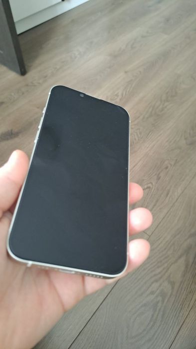 Айфон 13 в хорошем состоянии