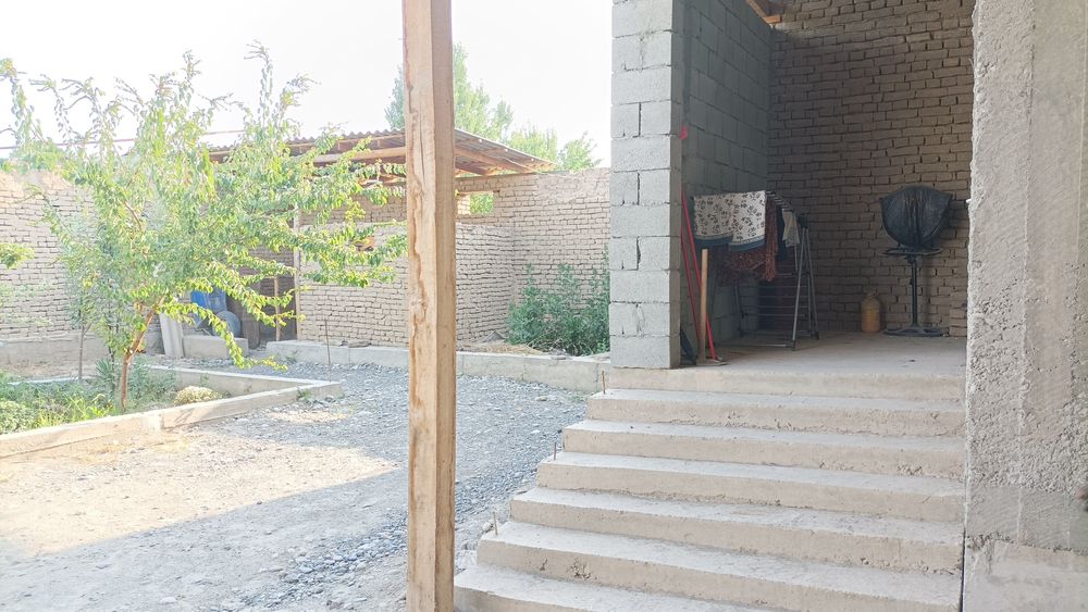 Qo'rg'ontepa markazida Hovli sotiladi