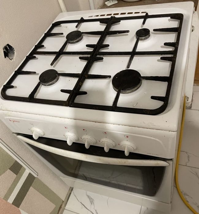 Газ плиту продаю