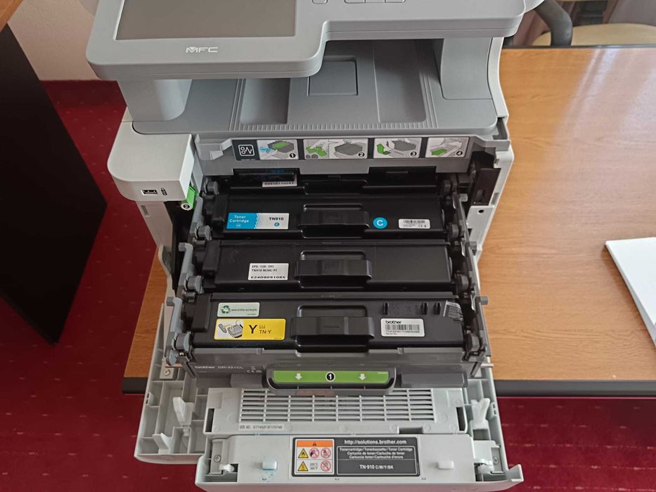 Imprimantă multifunctională laser color Brother MFC-9570CDWR - în Garanție (Emag)