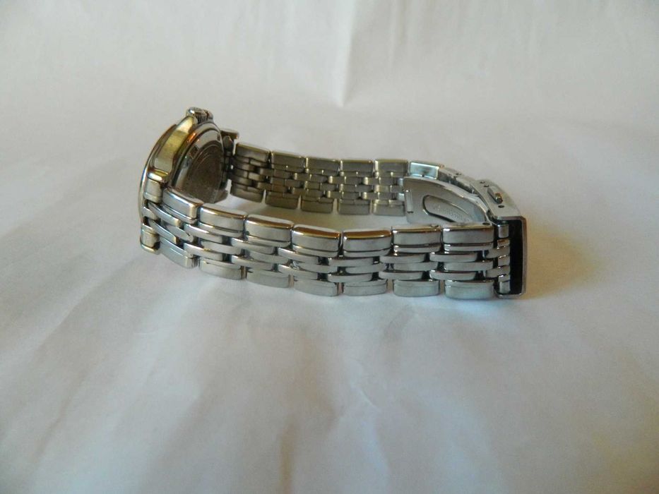 Ceas de dama FESTINA ,din otel, 100M ,stare excelenta cod F2