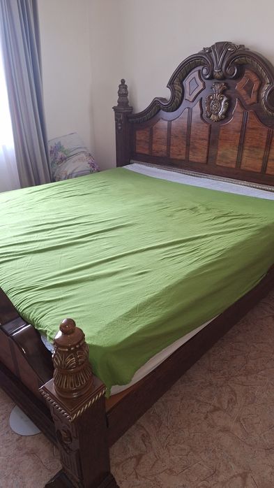 Спальная кровать