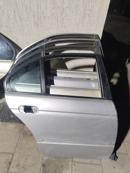 Запчасти на БМВ е39