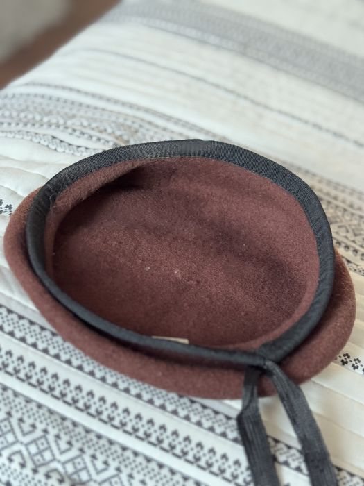 Bereta maro marimea 58