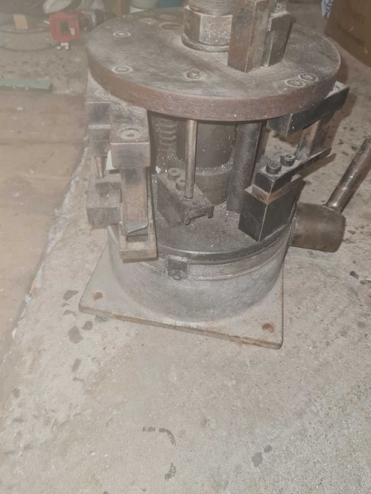 Кръгла преса за дограма