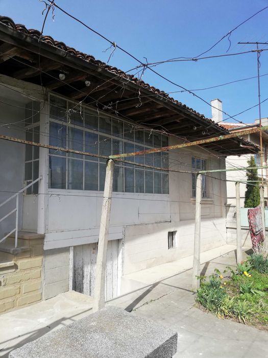 Къща с двор в гр. Смядово