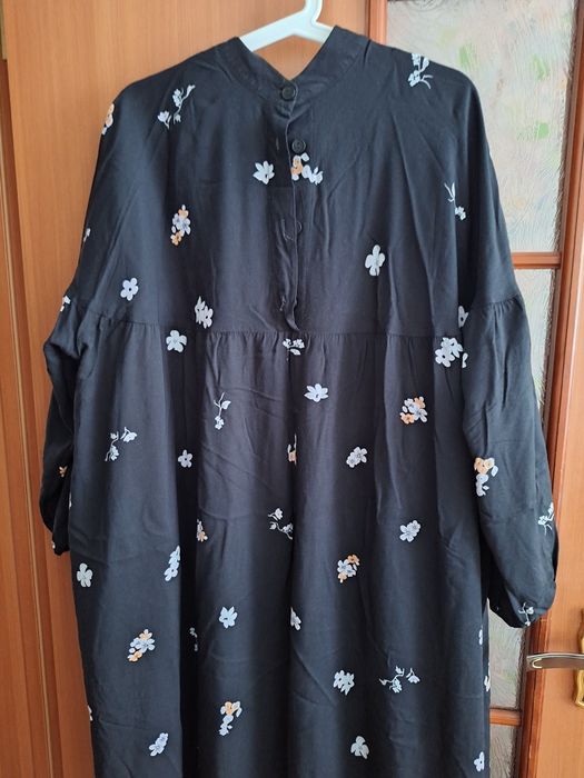 Одежда женская ( платье, куртки)