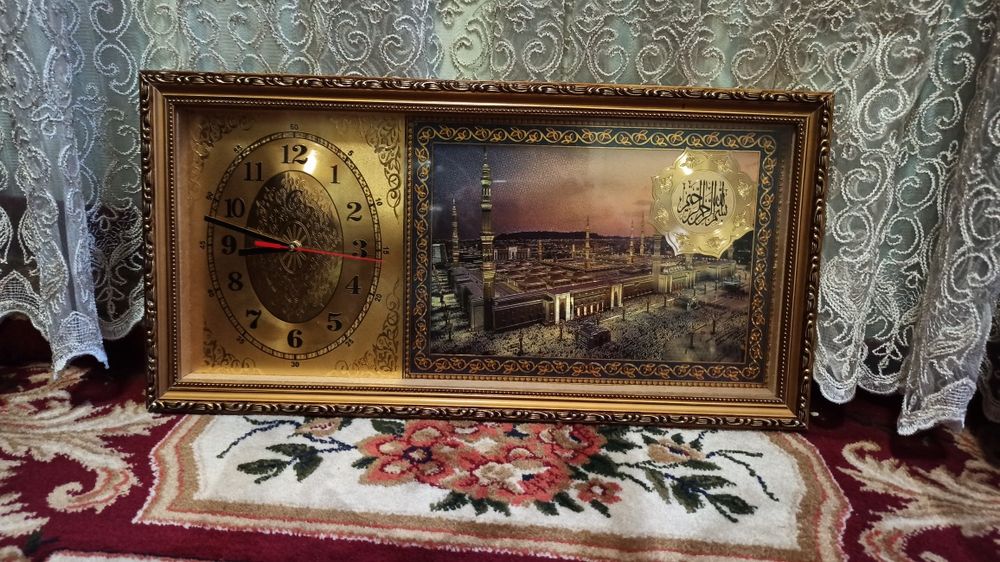 Продаётся настенные часы