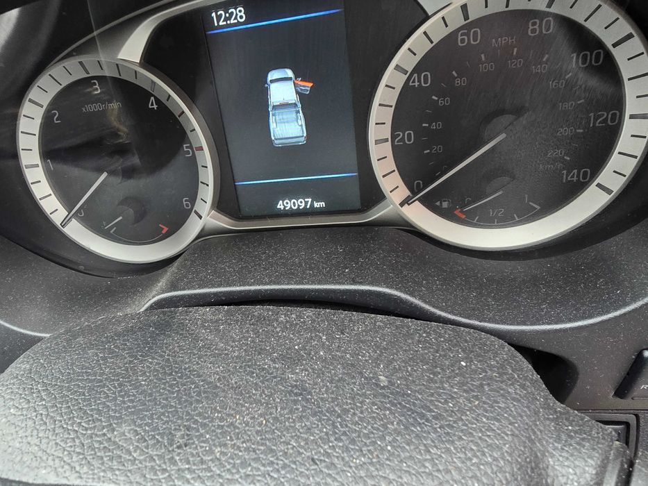 Dezmembrez nissan navara 2021
