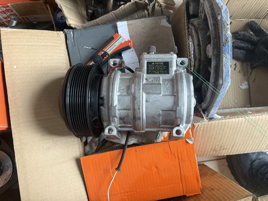 Компрессор кондиционера 12V, 8-руч AH169875