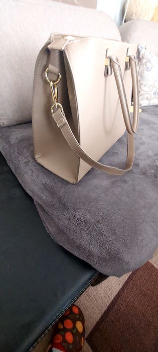 Голяма дамска чанта