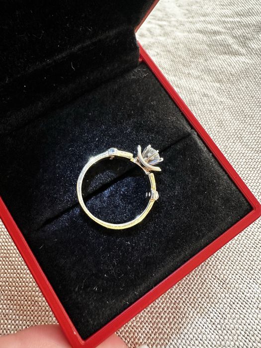 Золотое кольцо с бриллиантами