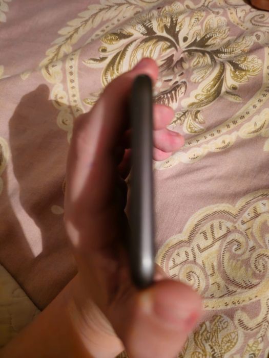 iPhone 8 64 gb 67 емкость