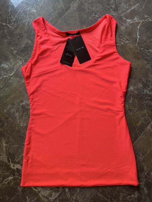 Basic Top Avin/Aвин