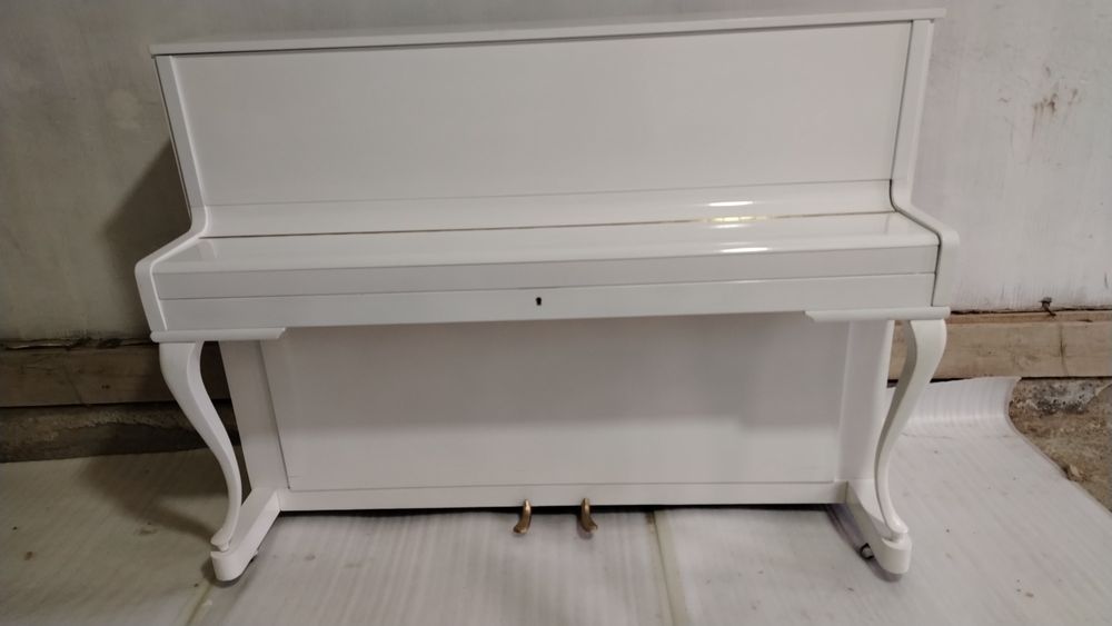 Fortepiano Germanskiy sotiladi xolati yaxshi.