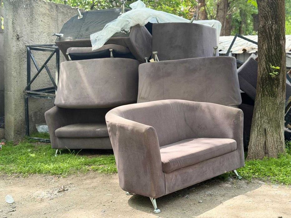 Продам диван для кафе