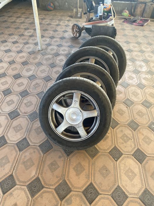 Продам диски с резиной