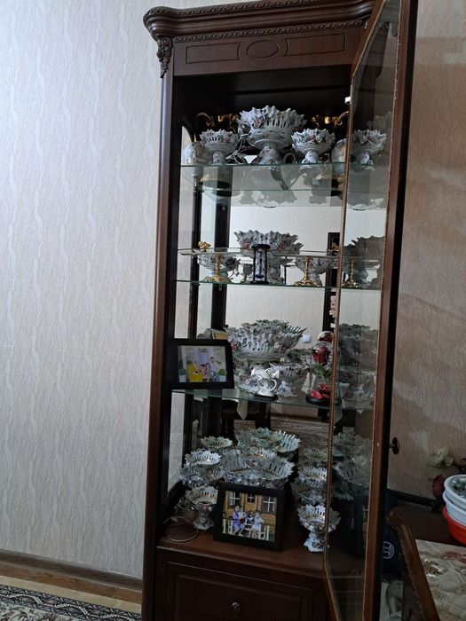 Продаётся пенал для гостиной