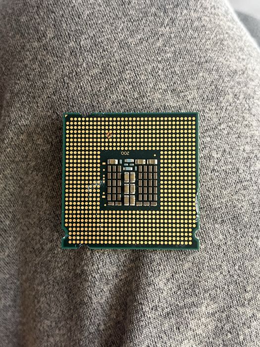 Процессор Intel Xeon E5472.